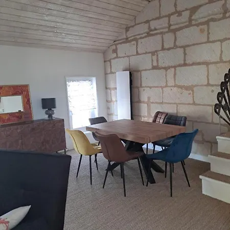 Atypique 80 M2 Joli 2 A 7 Pers Familial Renove Entier 3 Hyper Centre * Saumur